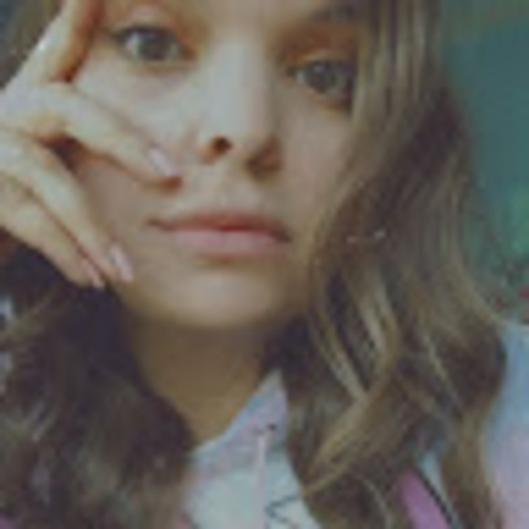 Meet your Posher, Kayla - Picture 1 of 1